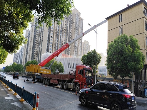 吊車租賃需要考察哪些事項(xiàng)？使用時(shí)需遵循什么規(guī)范要求？